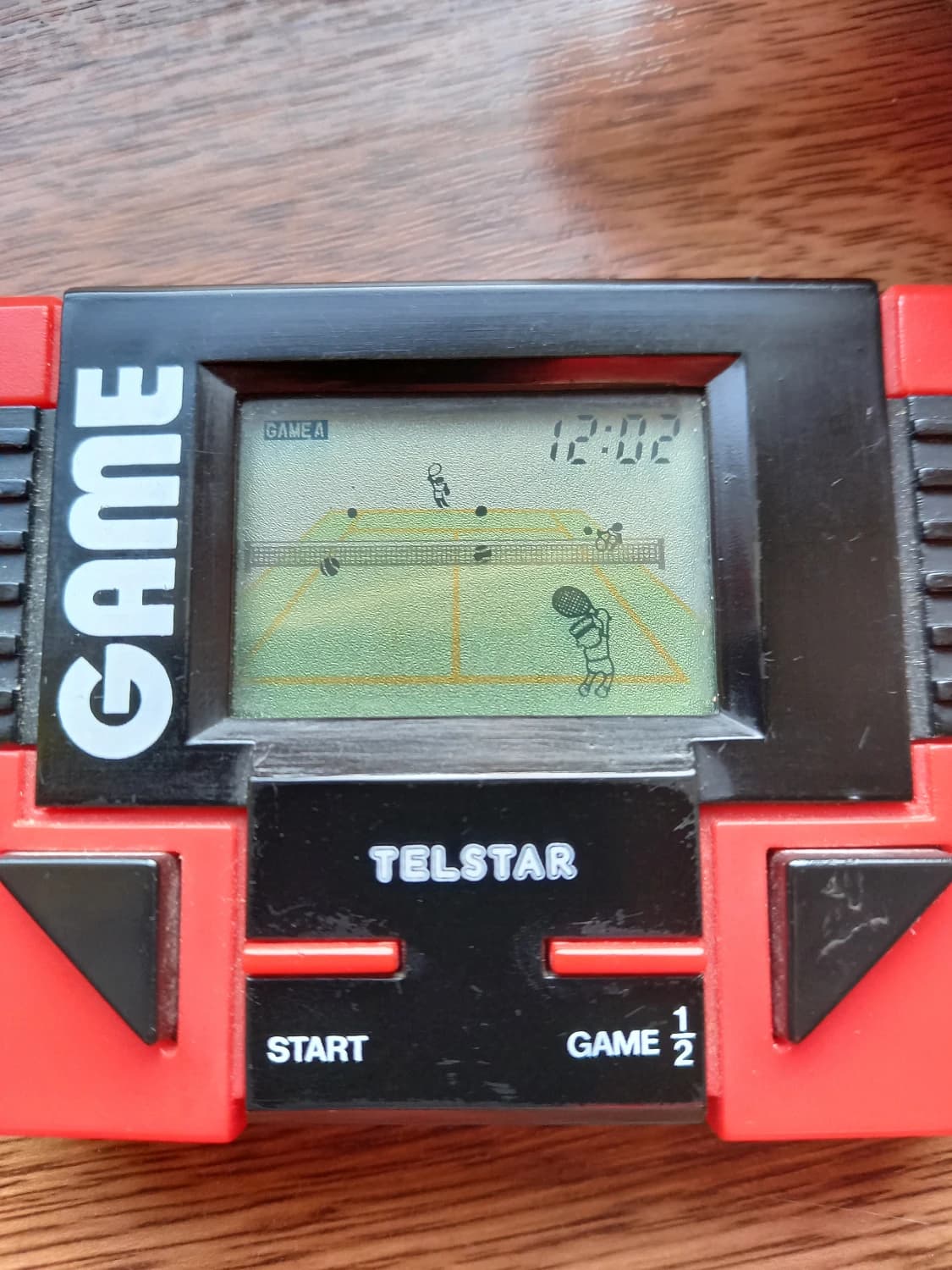 predam-elektronicku-hru-zberatelsku-funkcnu-vo-vybornom-stave-z-80-rokov-telstar-game-na-baterky