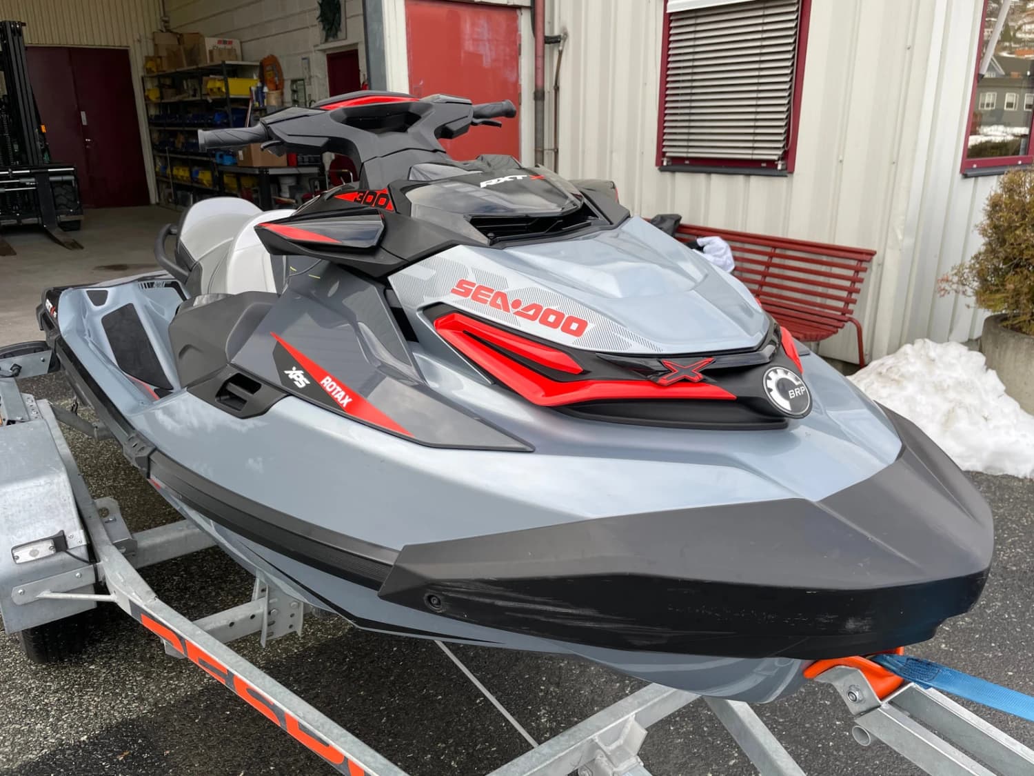 vodny-skuter-sea-doo-rxt-300x-jet-ski
