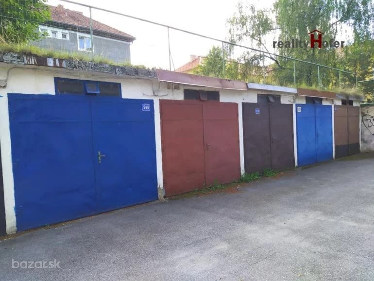 natieranie-garazovych-bran-a-strechy