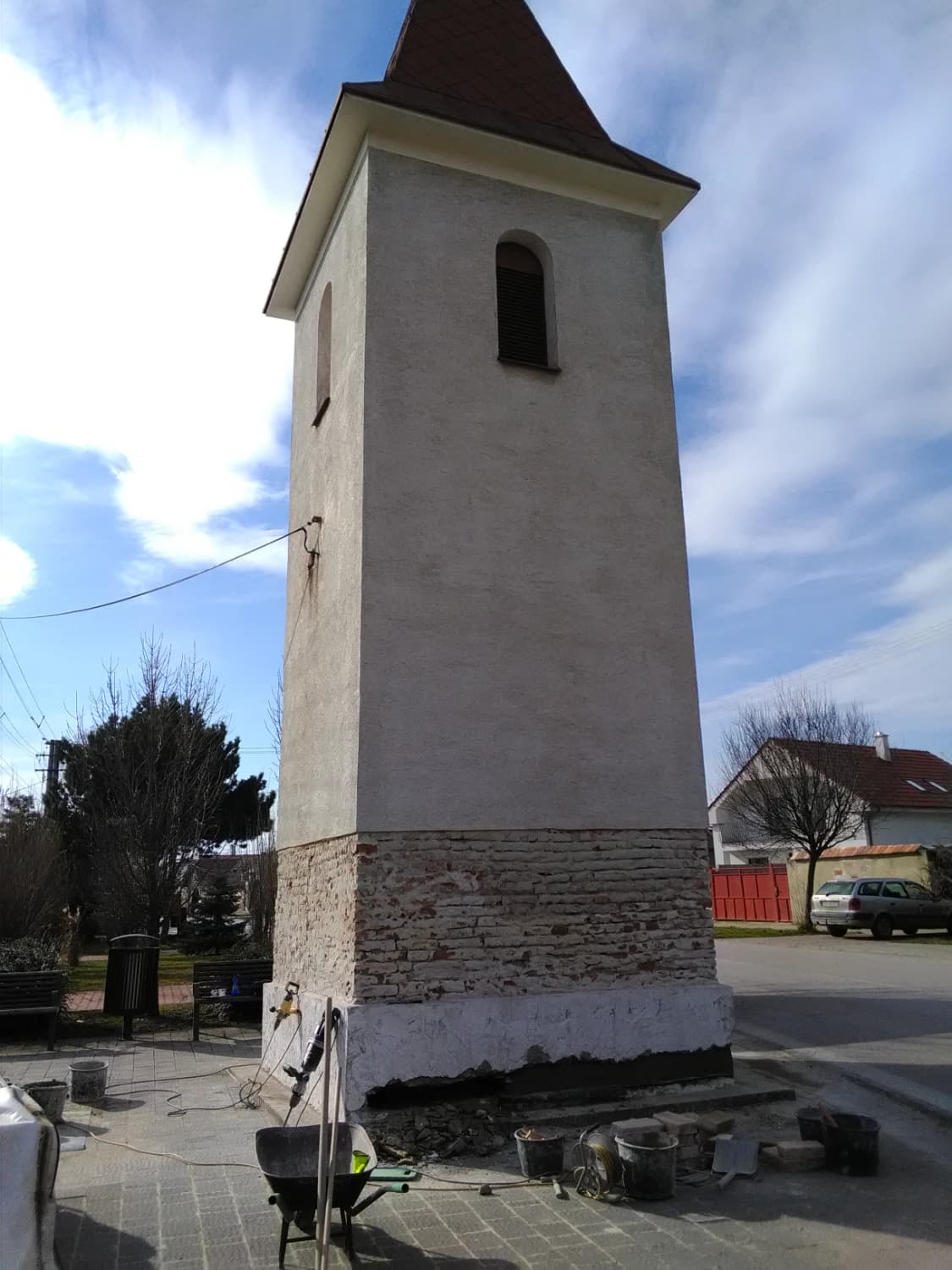 podrezavanie-izolacia-proti-zemnej-vlhkosti