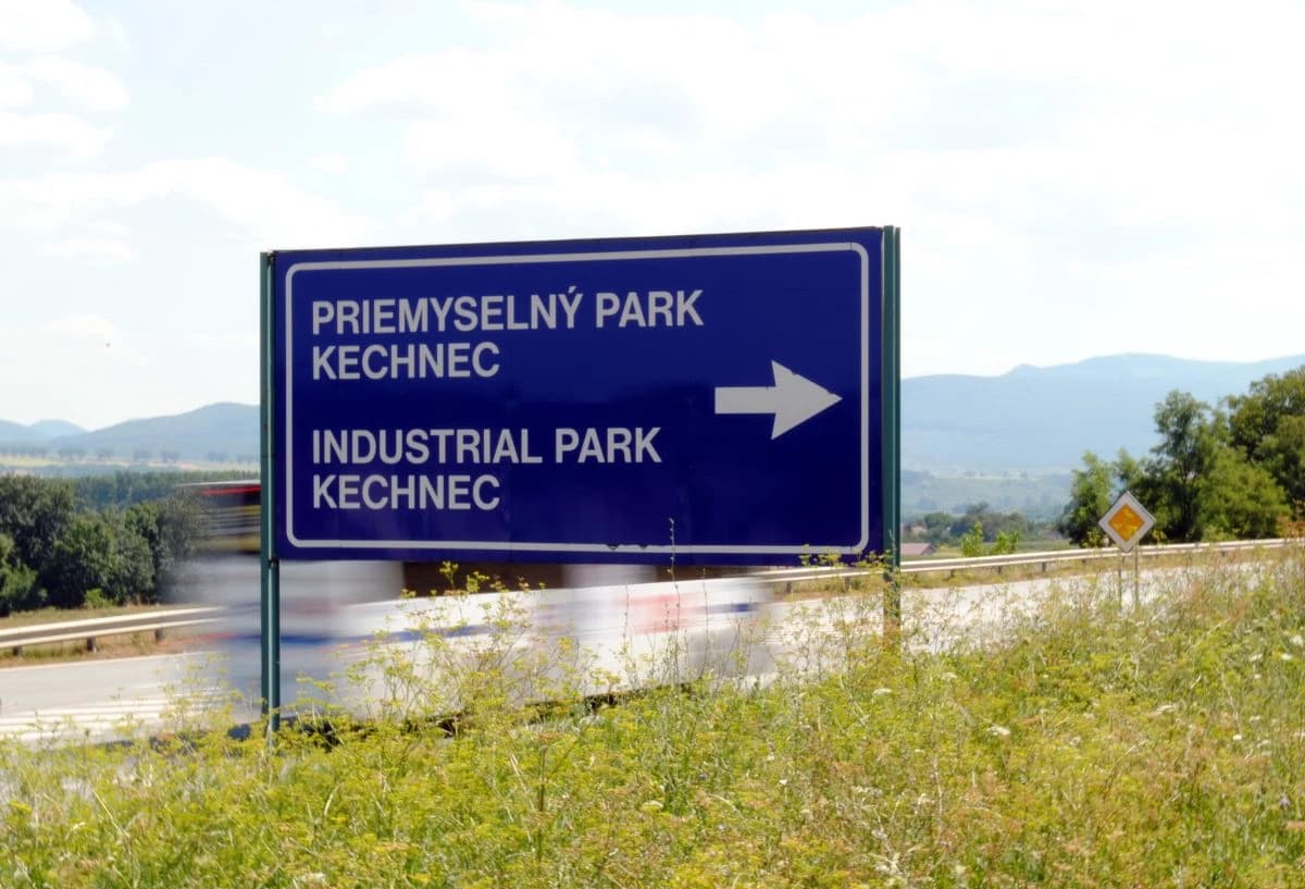 pozemok-v-priemyselnom-parku-kechnec-na-predaj