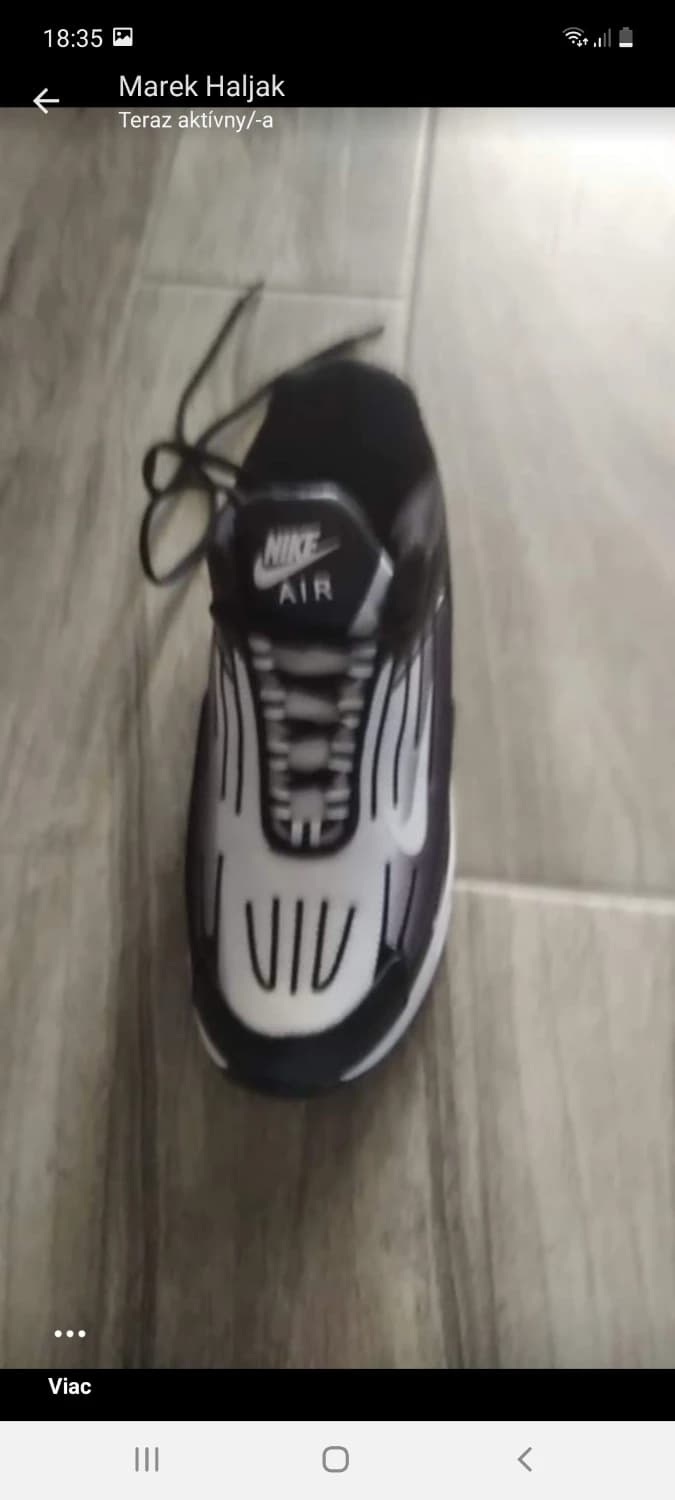 predam-znackove-panske-botasky-nike