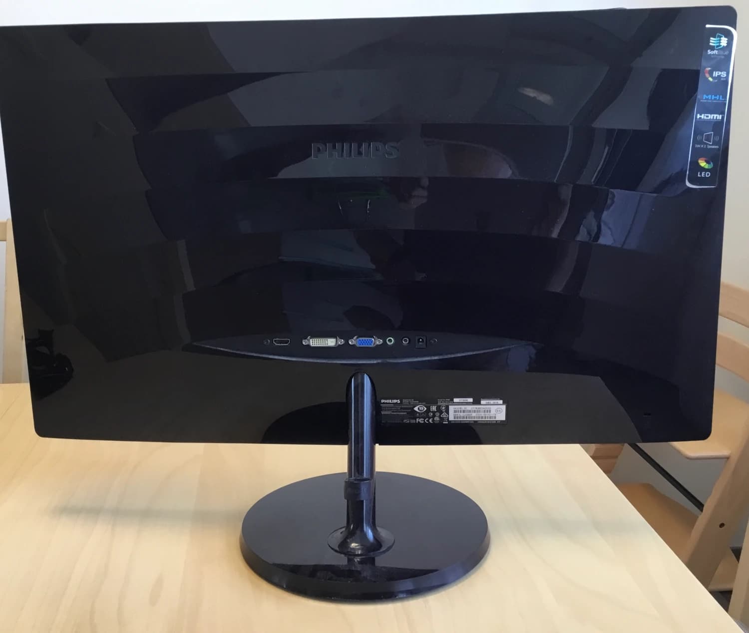 philips-monitor-27-palcovy