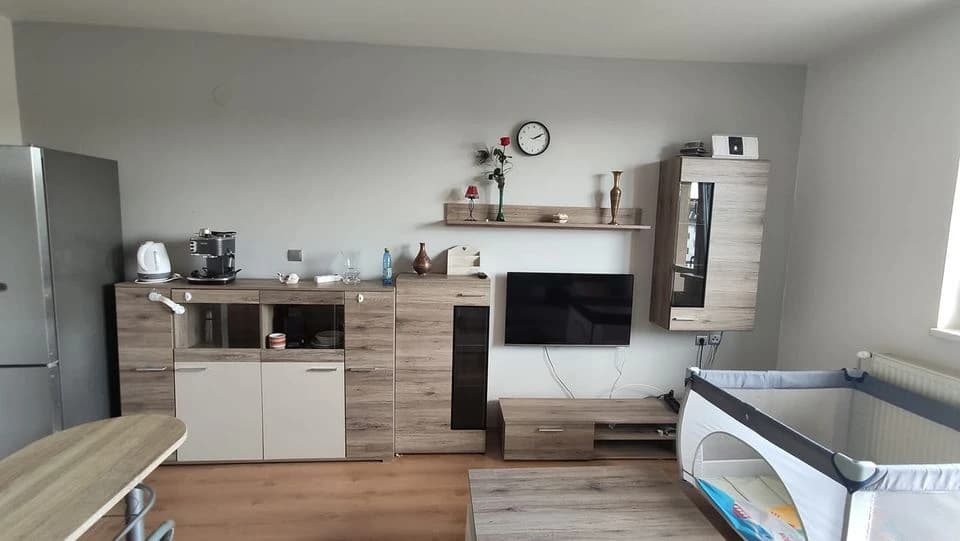 ponukame-na-prenajom-2-izbovy-byt-v-trencine-s-balkonom