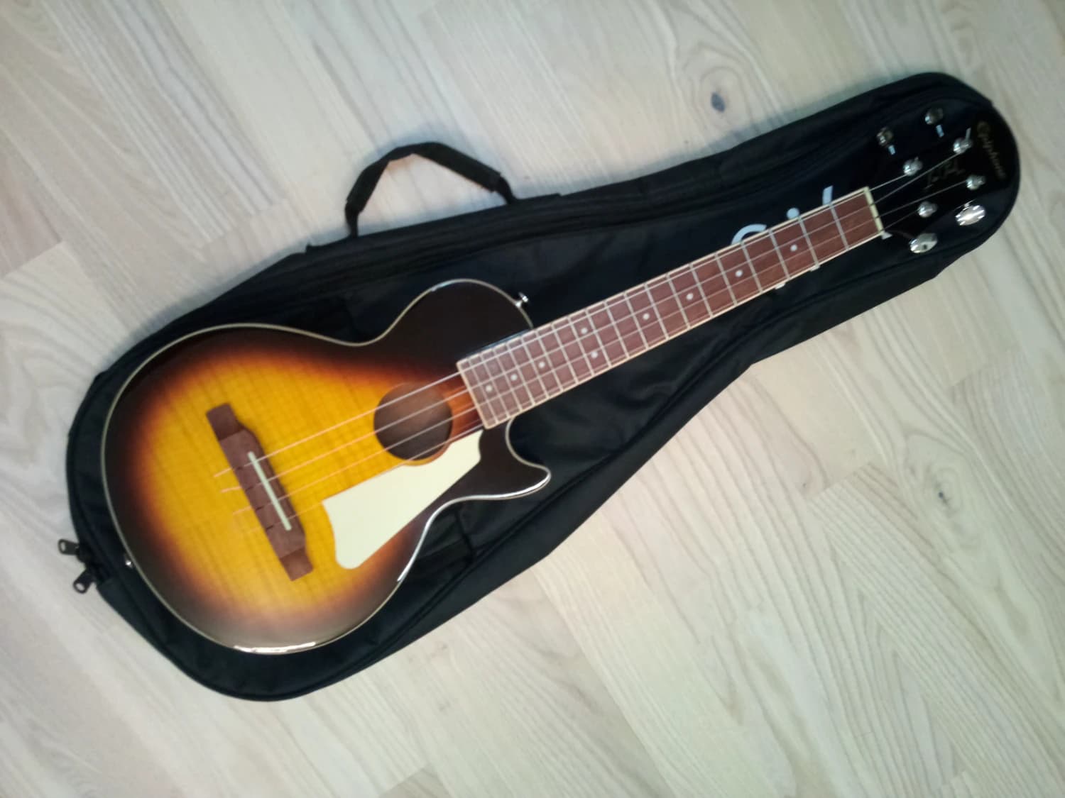 tenor-epiphone-les-paul-ukulele
