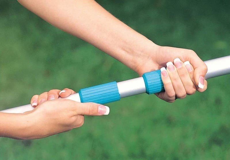 cistiaca-suprava-na-bazen-deluxe-intex-28003