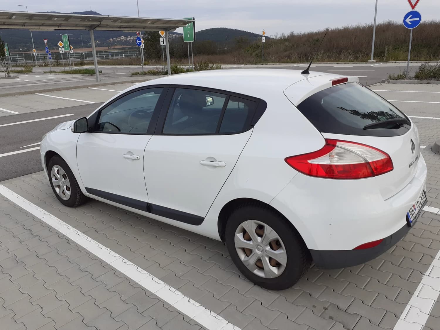 renault-megane-iii-16-16v-benzin-hatchback