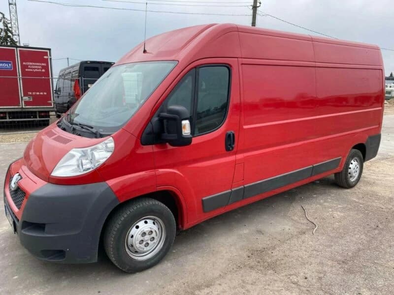 dodavka-v-bratislave-na-prenajom-van-for-rent