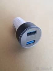 nabijacka-usb-do-autakamionu-a-indikator-stavu-akumulatora