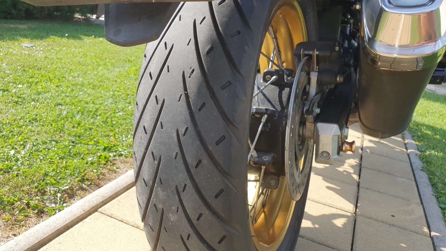 suzuki-v-strom-650-rok-2020