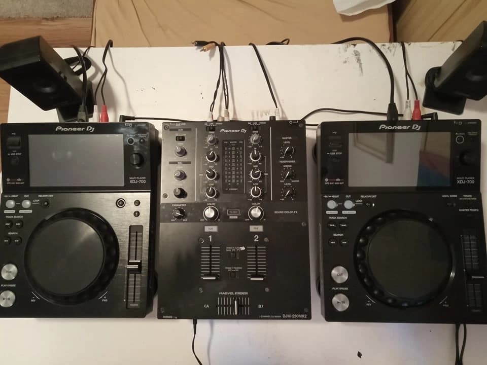 playere-xdj700-a-mix-djm-250-mk2