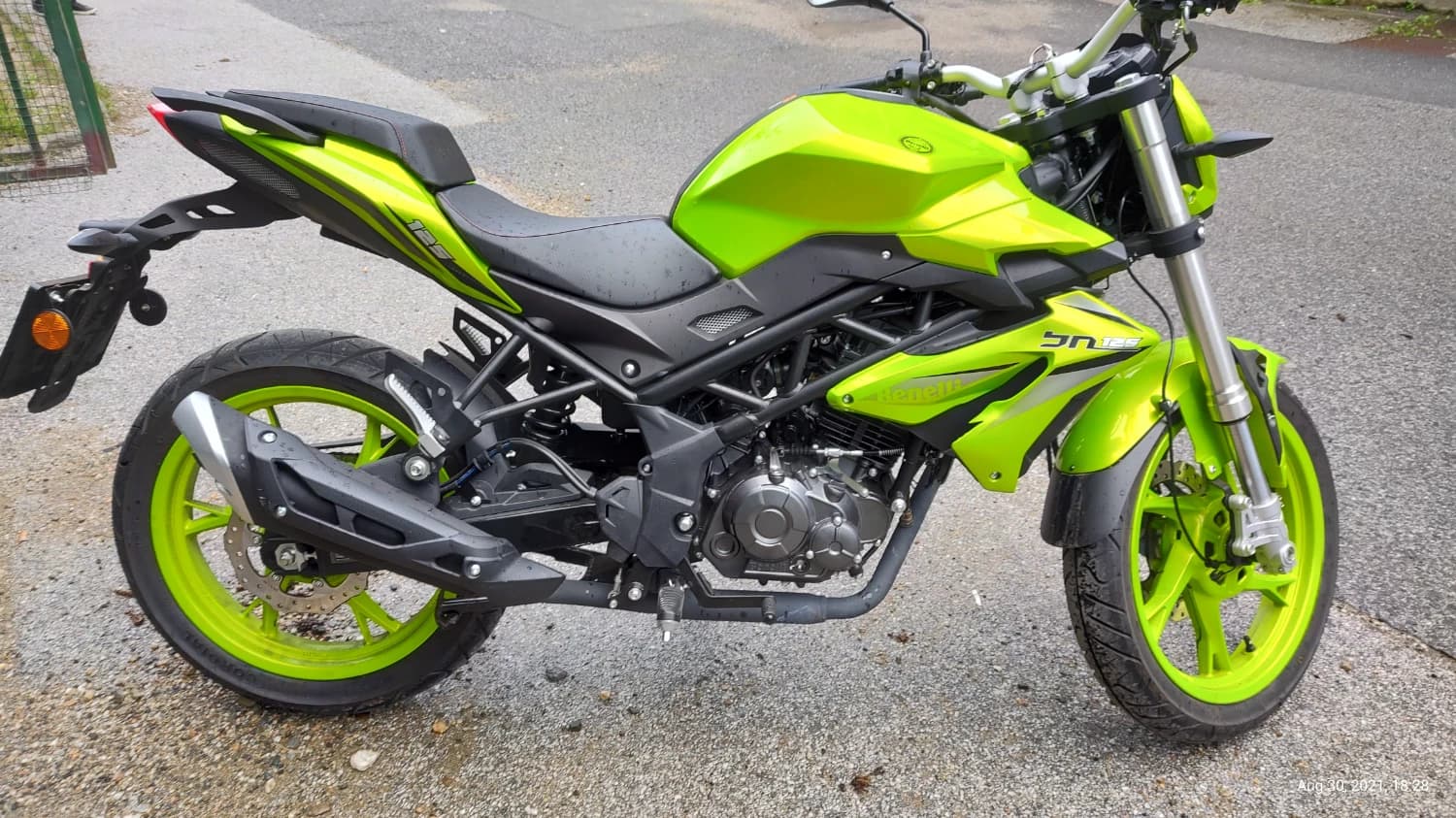 benelli-bn-125-limited-edition-2021