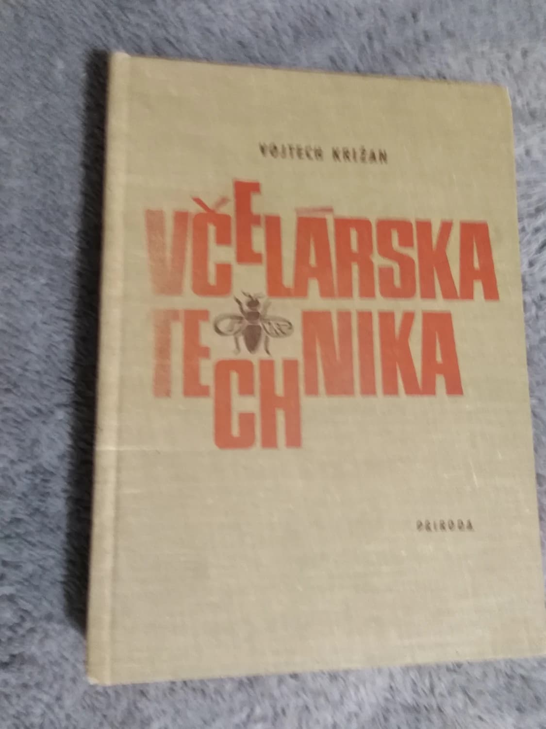 vcelarska-technika-vojtech-krizan