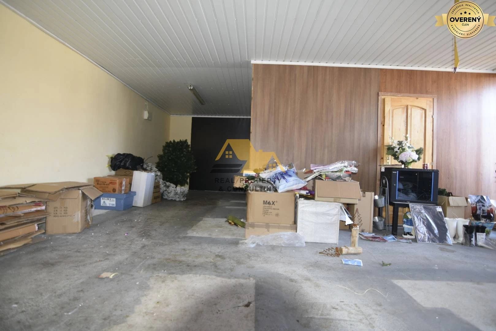 prenajmem-sklad-v-nesvadoch