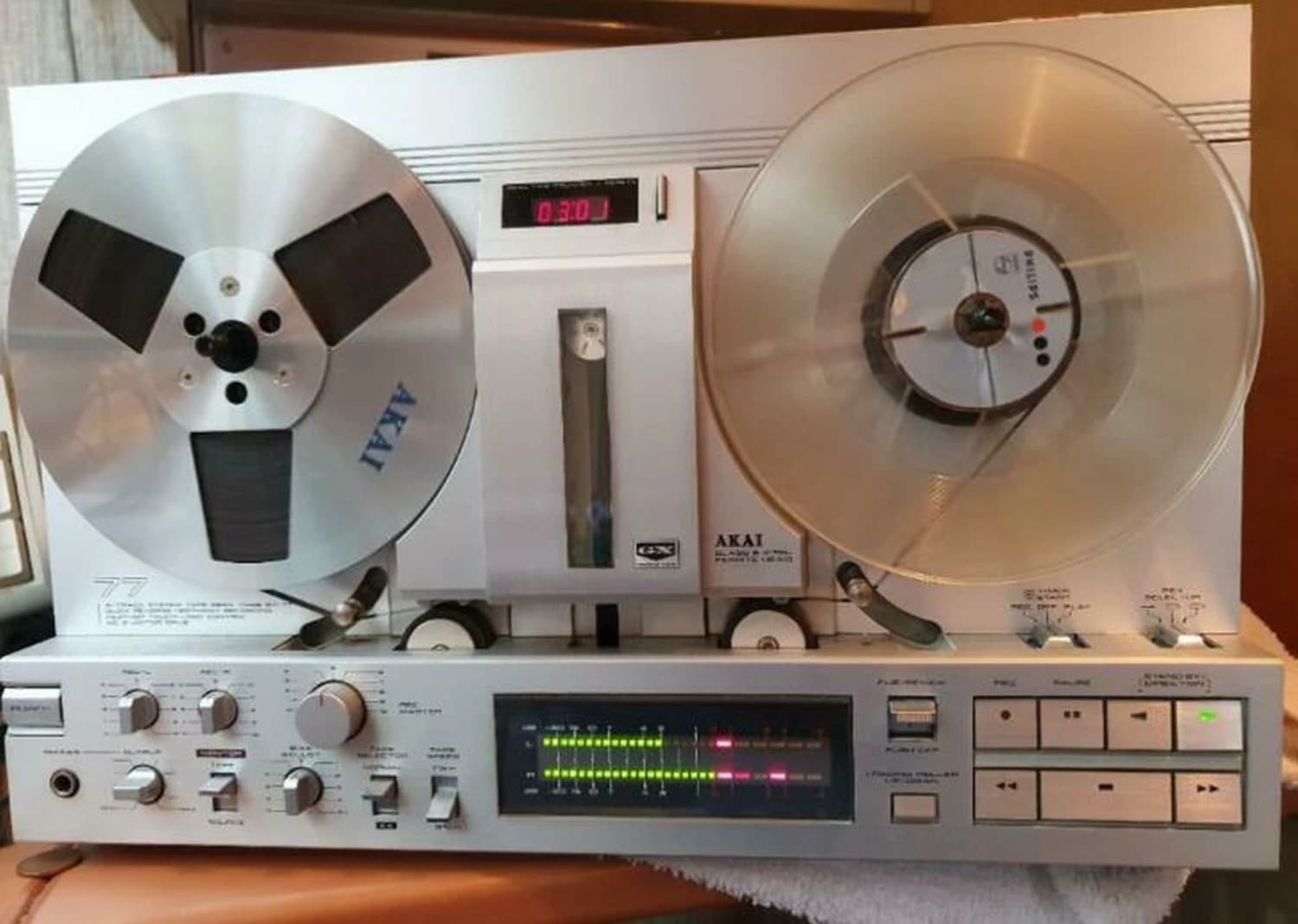 magnetofon-akai-gx-646
