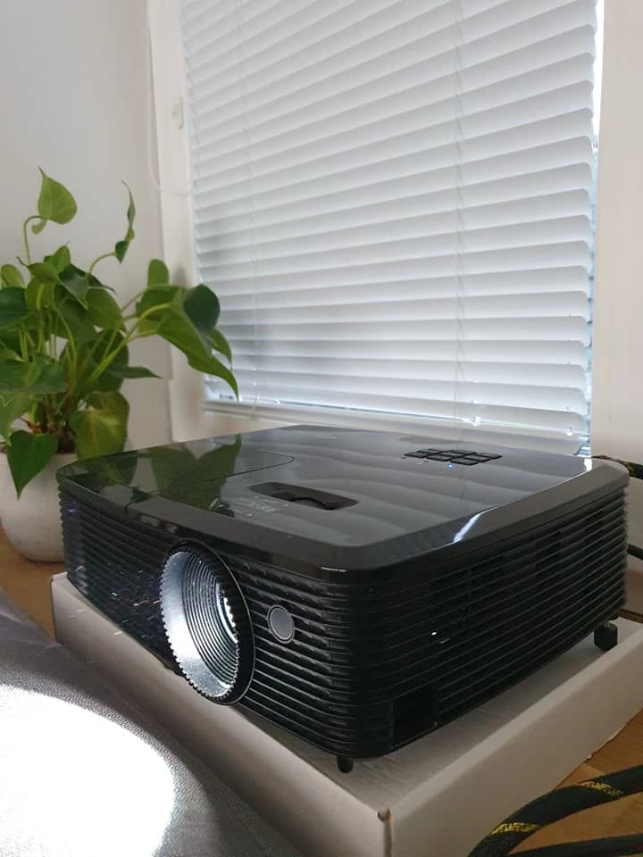full-hd-projektor-optoma-hd140x