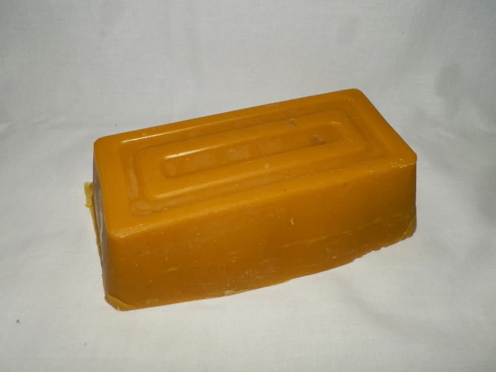 surovy-vceli-vosk-priamo-od-vcelara