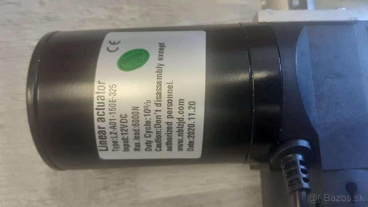 elektricky-piest-12-volt-600kg-vysuv-15cm