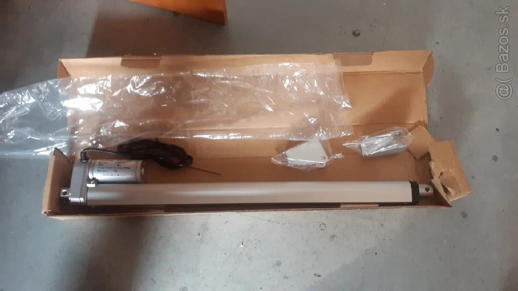 elektricky-piest-dc12v-150kg-vysuv-piestnice-40cm
