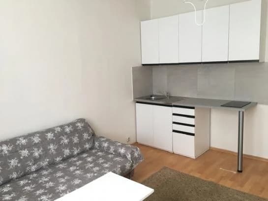 na-prenajom-garzonka-v-komarne