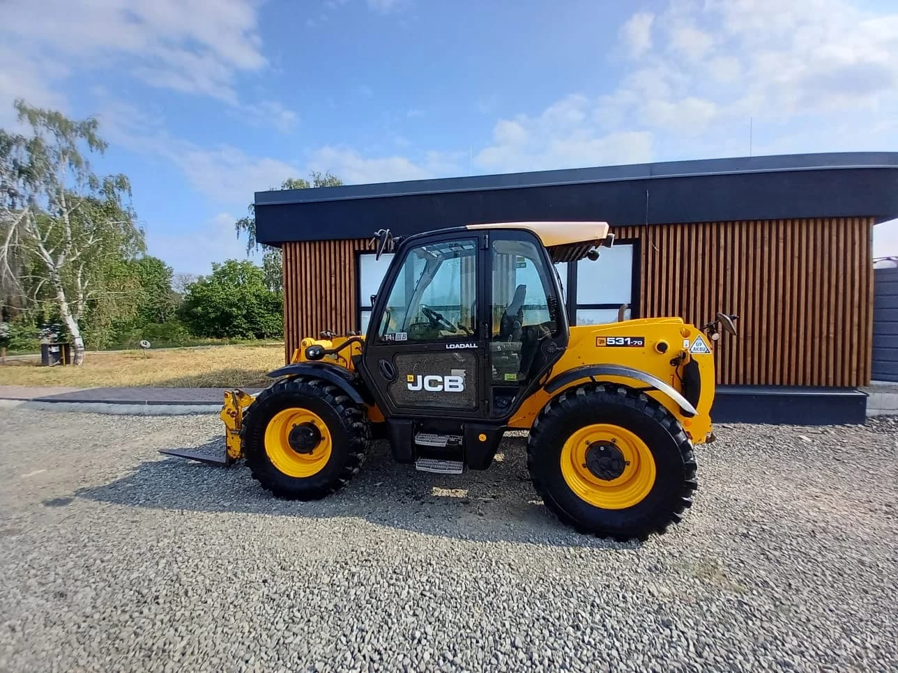 teleskopicky-manipulator-jcb-531-70
