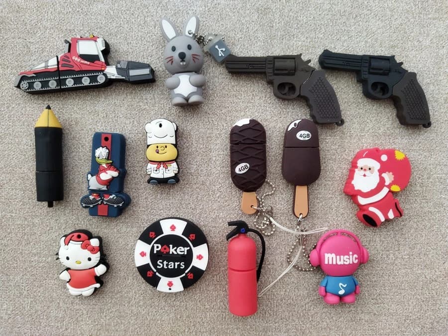 8-gb-usb-kluce-vo-forme-figurky
