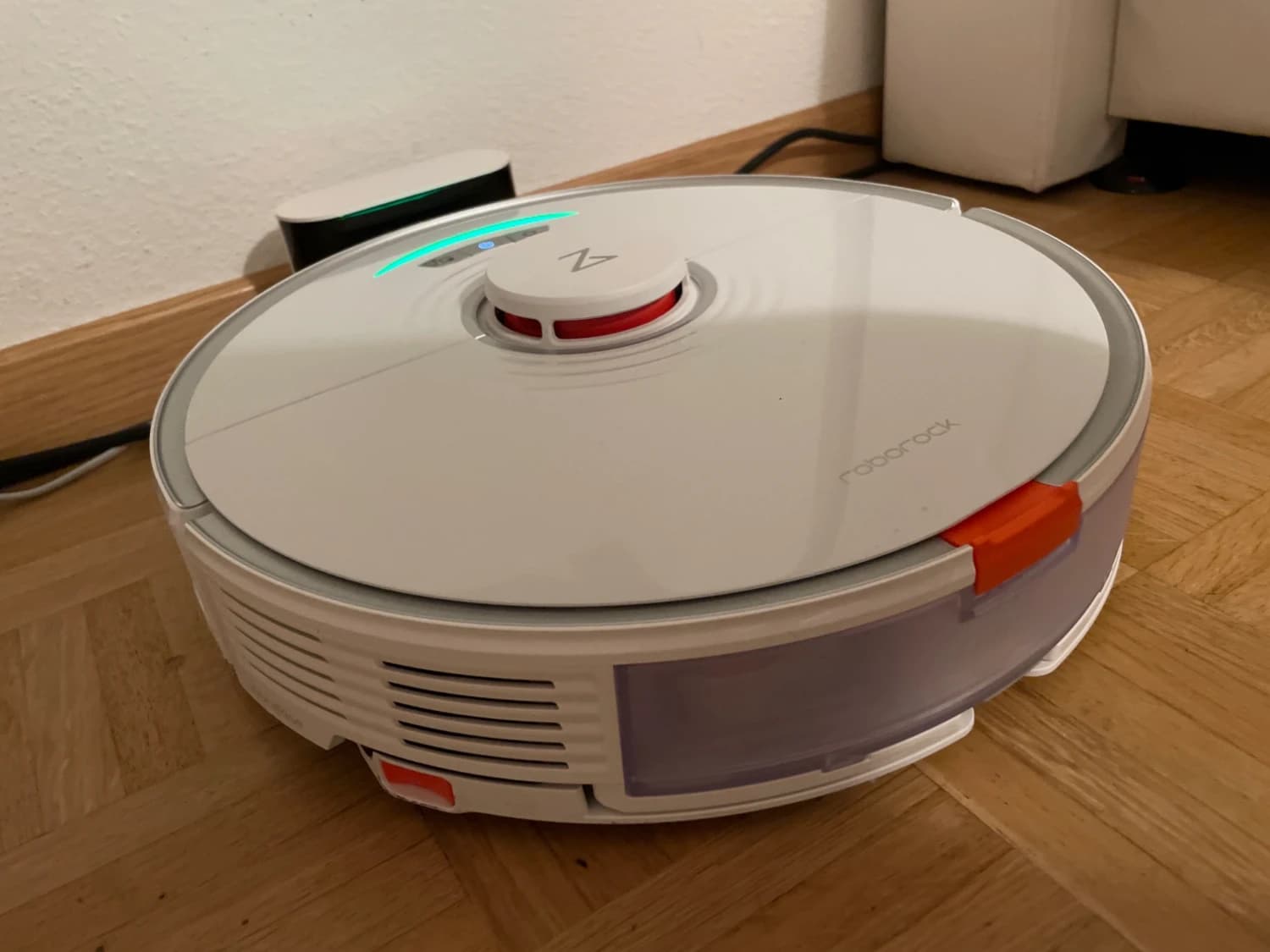 novy-roboticky-vysavac-roborock-s7-zaruka-cerny-bily