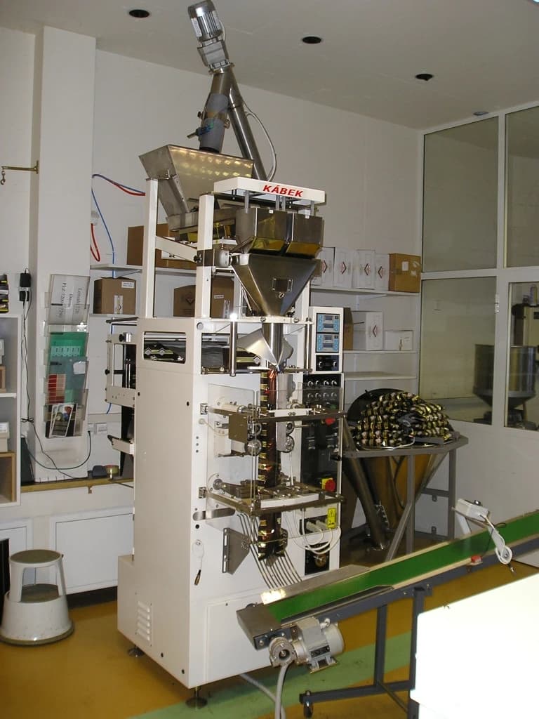 vertikalni-balici-stroj-bth-41