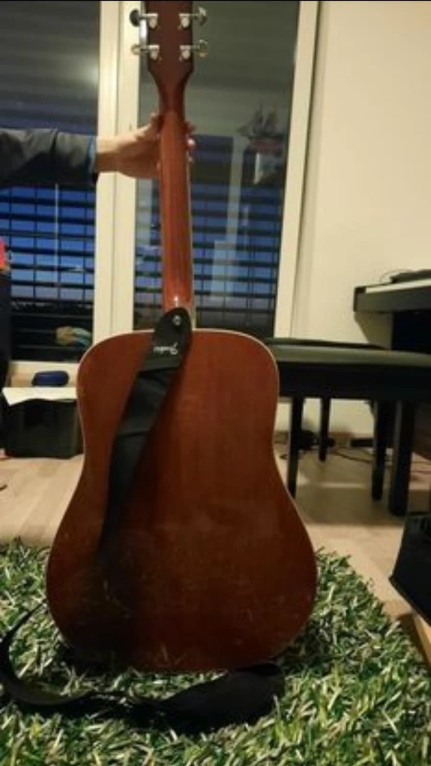 akusticka-gitara-ibanez
