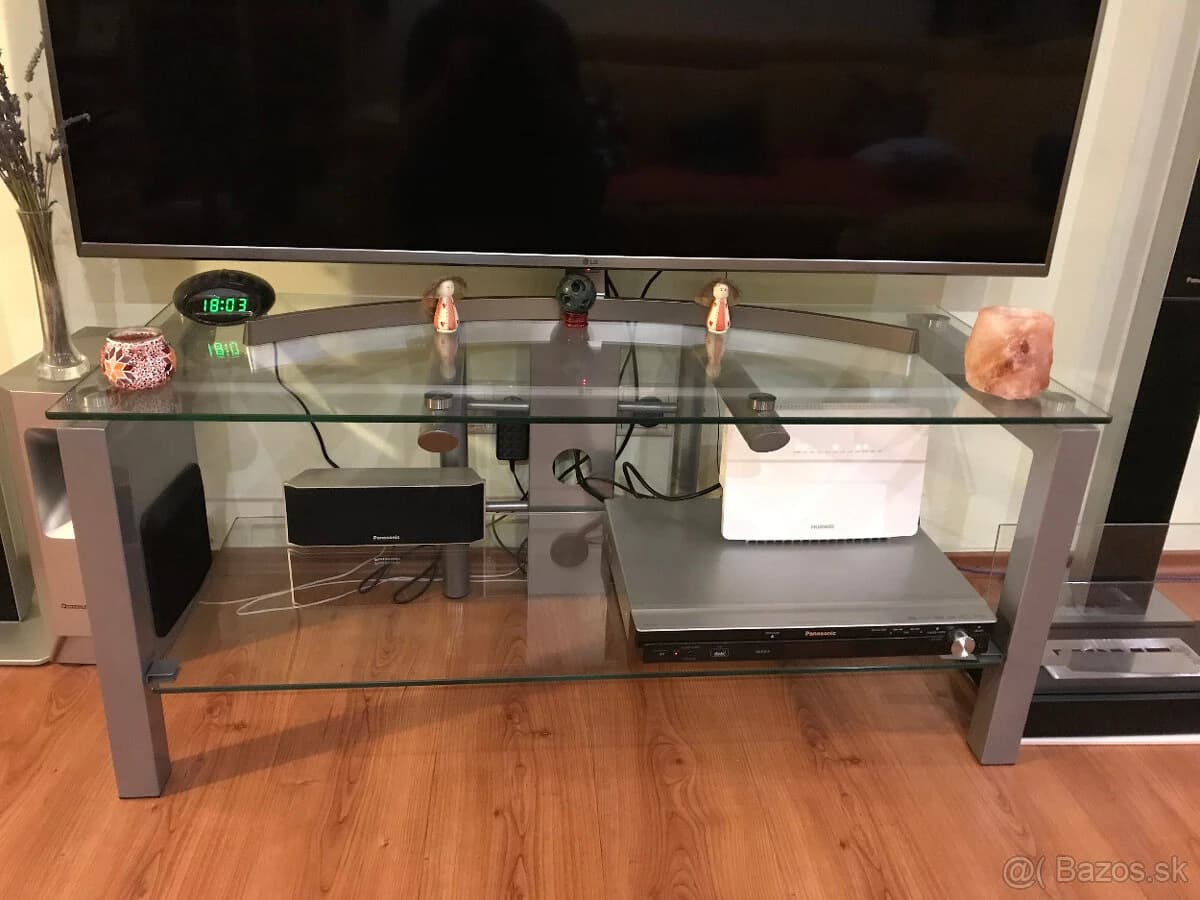 stolik-na-elektroniku-pod-tv