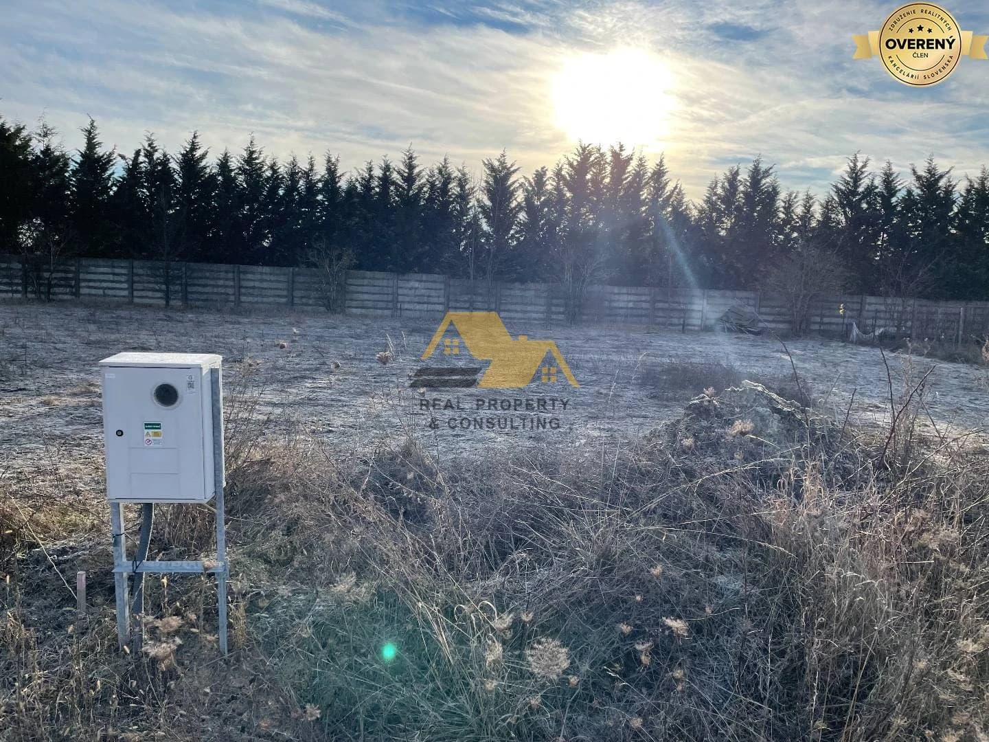 exkluzivnepredam-stavebny-pozemok-v-novych-zamkoch