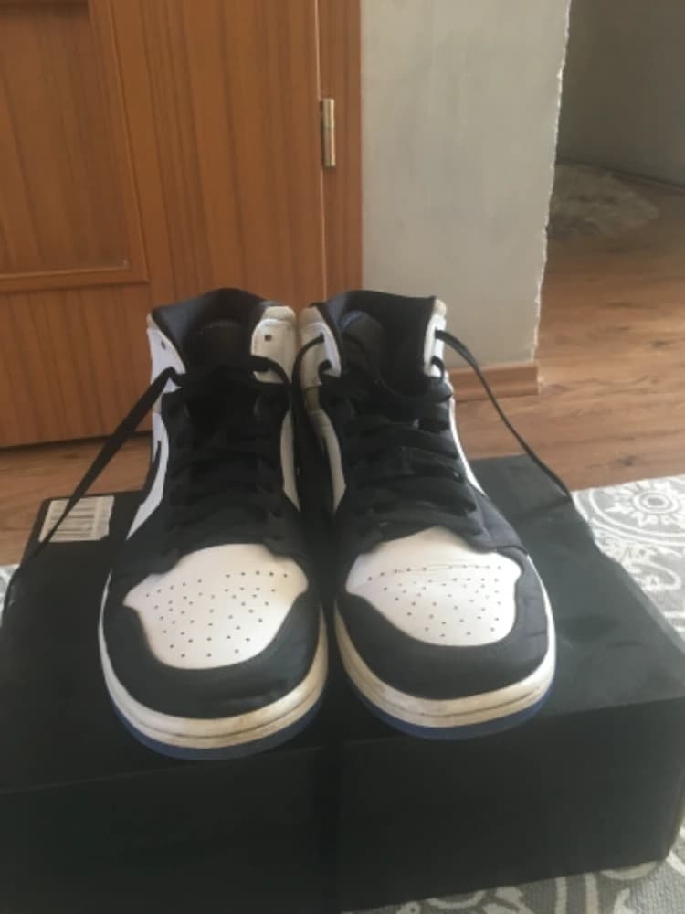 air-jordan-1-mid