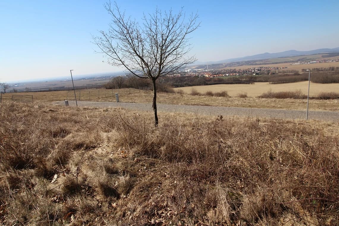 stavebny-pozemok-s-vyhladom-machulince