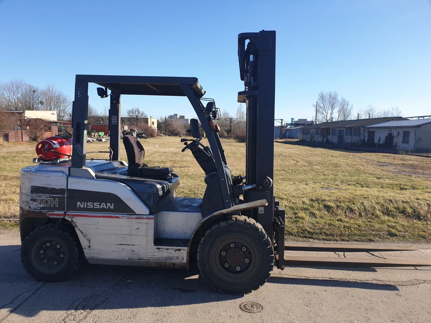 nissan-4t-j1f4a40ly