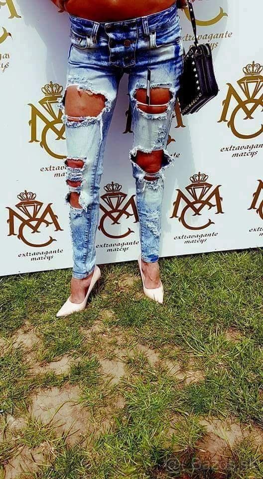 nove-prekrasne-jeans-rifle-cena-10e-s-postovnym
