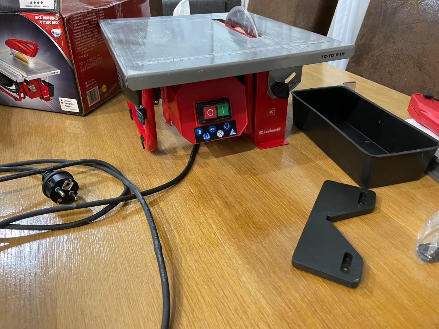 Elektrická rezačka na obklady a dlažby - 1