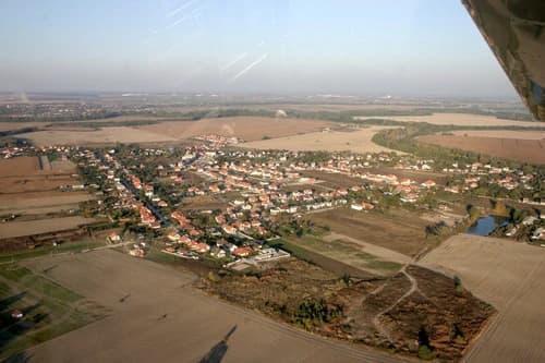 rozlahly-pozemok-v-zalesi