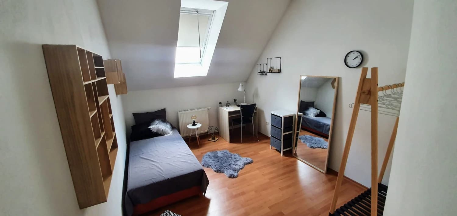 Studio 28 - 1 lôžkové - pre 1 osobu v centre Trnavy -320€ - 1
