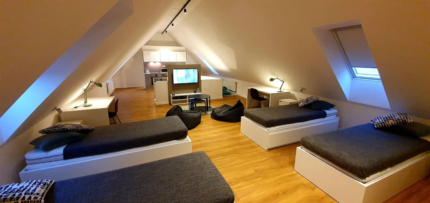 Amnis Student House Trnava - Podkrovie 80m2 pre 4 študentky - Obsadené - 1