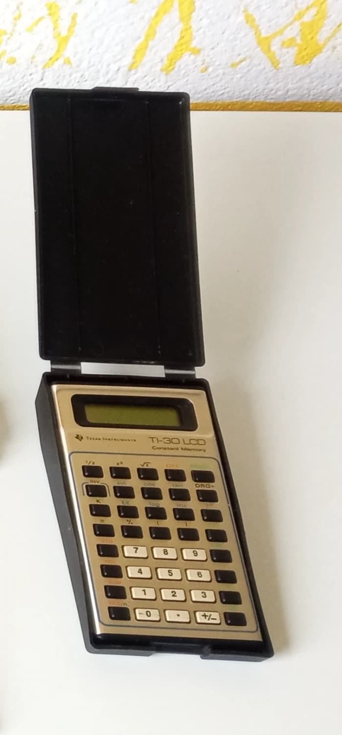 texas-instruments-ti-30-lcd-vintage-kalkulacka