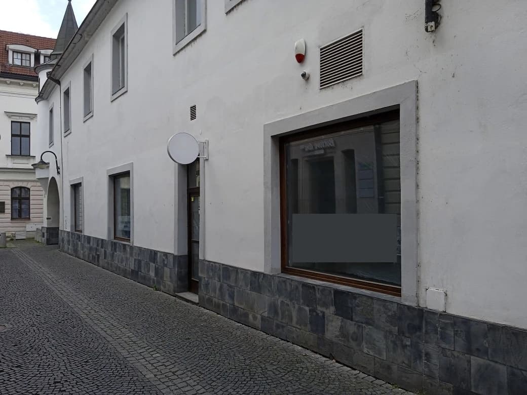 prevadzkove-priestory-zilina-centrum-95-m2-cena-17-m2mesiac-en