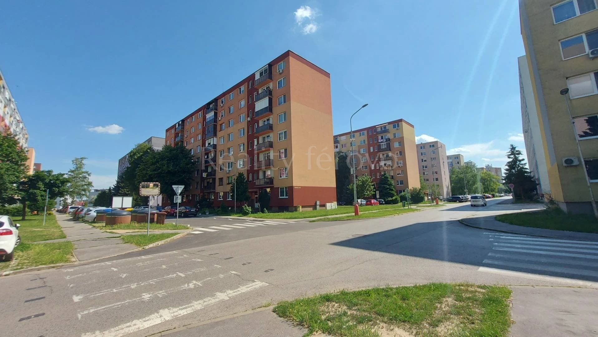 na-predaj-3-izbovy-byt-sala-veca