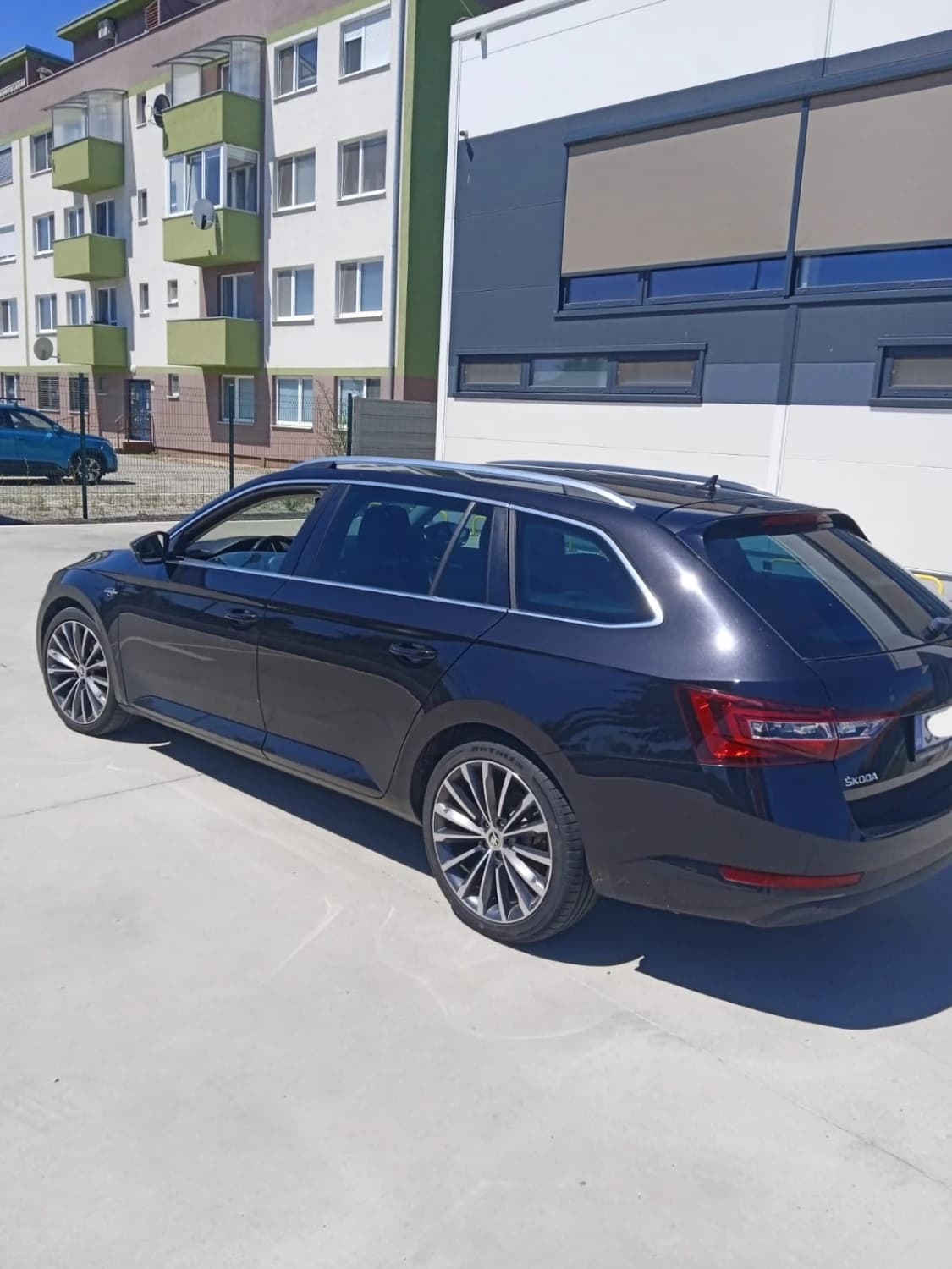 autopozicovna-skoda-superb-combi-lk-vybava