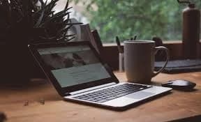 marketingovy-pracovnik-srdcom-aj-dusou-k-autam