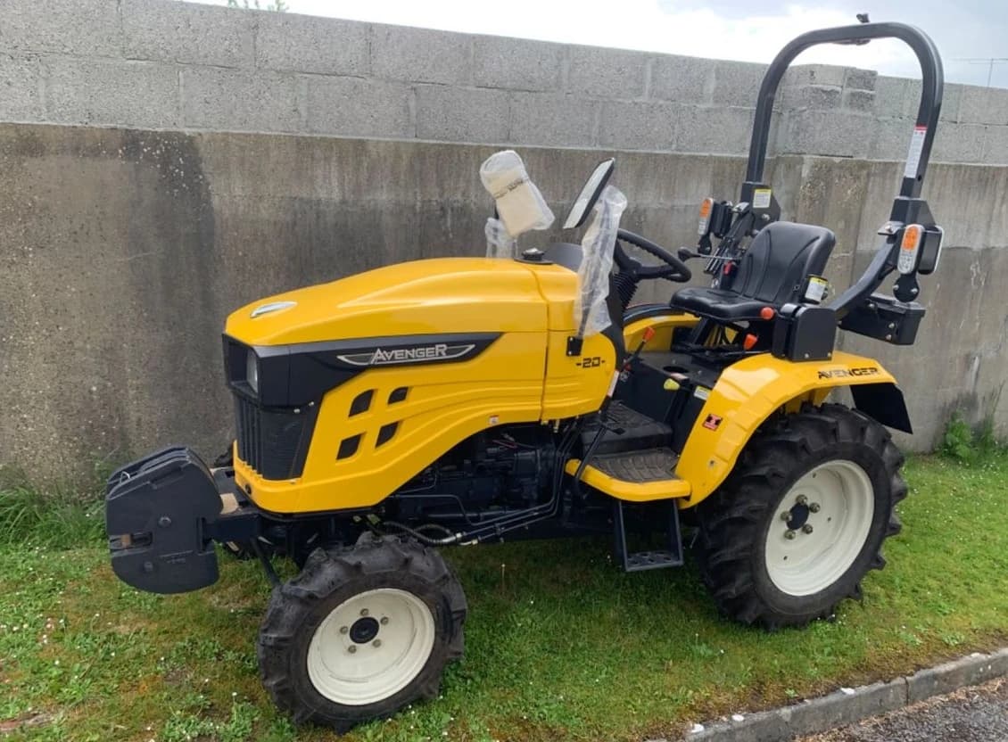 Kompaktní traktor Avenger - 1
