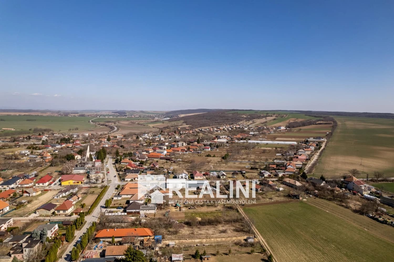 bohaty-pozemok-so-stavebnym-povolenim