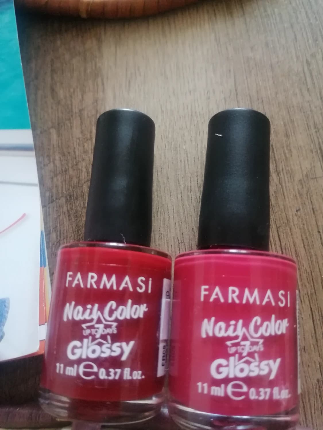 laky-na-nechty-cervene-odtiene