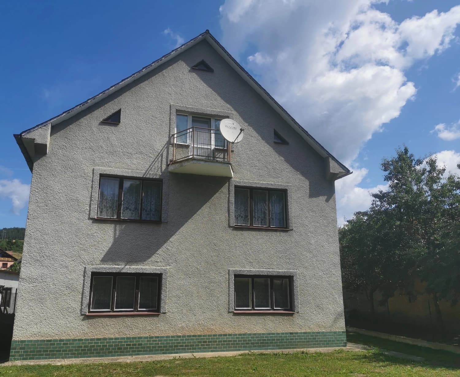 predaj-rodinneho-domu-vo-valaskej-belej