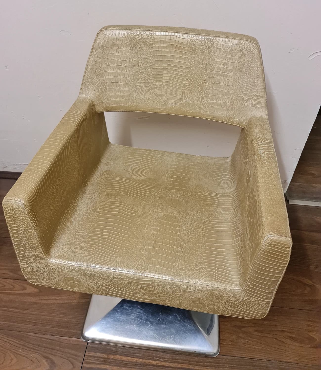 predam-kadernicke-kresla-2ks-za-100e