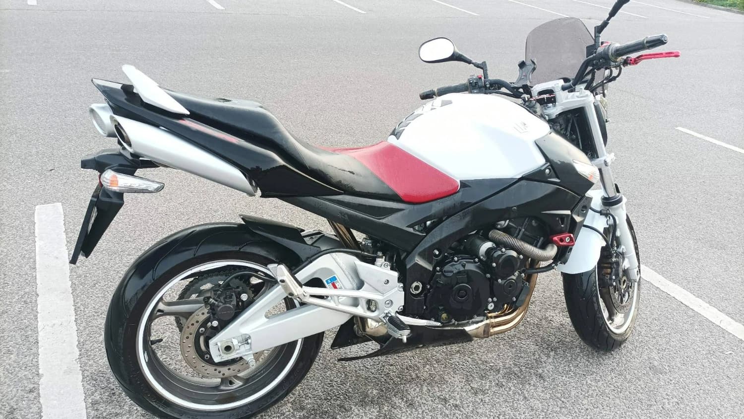 suzuki-gsr-600